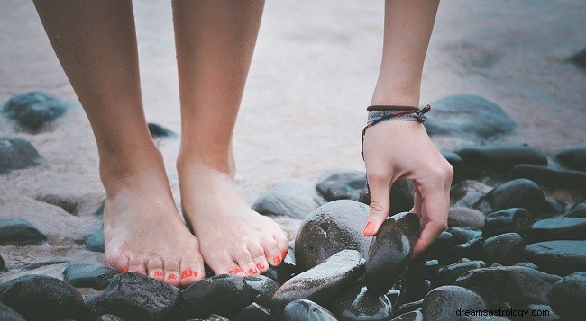 Mimpi Tentang Kaki dan Tangan – Tafsir dan Artinya 