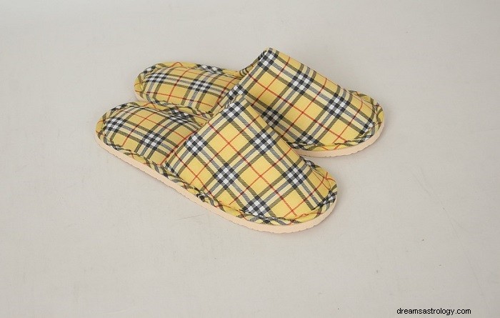 Pantuflas – Significado y simbolismo de los sueños 