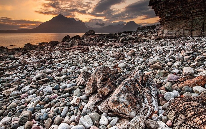 Dreams of Stones - Betekenis en symboliek 