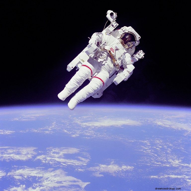 宇宙飛行士について夢を見るとはどういう意味ですか？ 