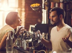 Vad betyder det att drömma om bartender? 