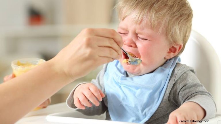 赤ちゃんに食事を与えないことを夢見るとはどういう意味ですか？ 