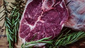 Cosa significa sognare di mangiare carne cruda? 