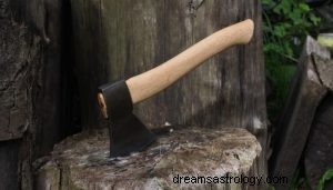 斧について夢を見ることはどういう意味ですか？ 