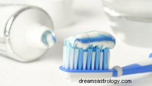 Was bedeutet es, über Zahnbürste zu träumen? 