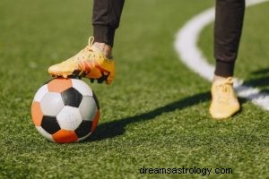 Co to znaczy marzyć o piłce nożnej? 