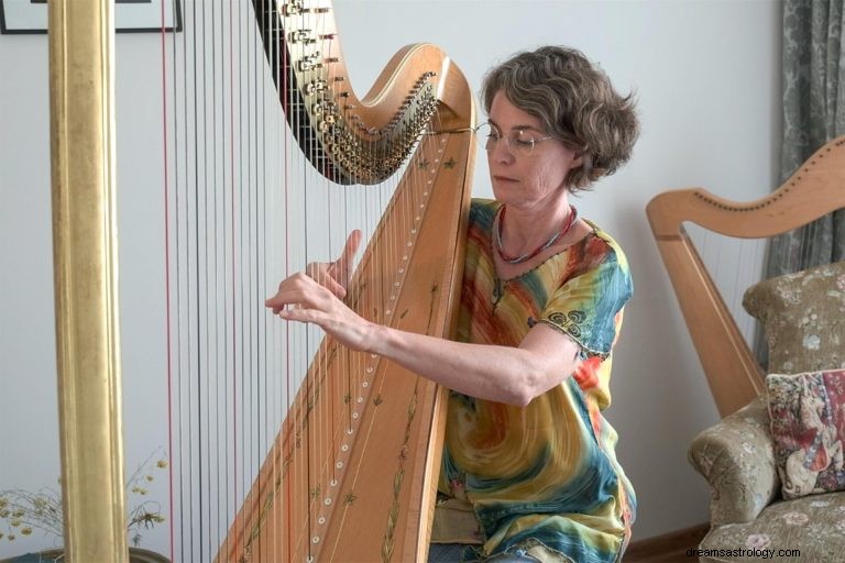 Vad betyder det att drömma om harpa? 
