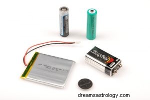 Co to znaczy marzyć o baterii? 