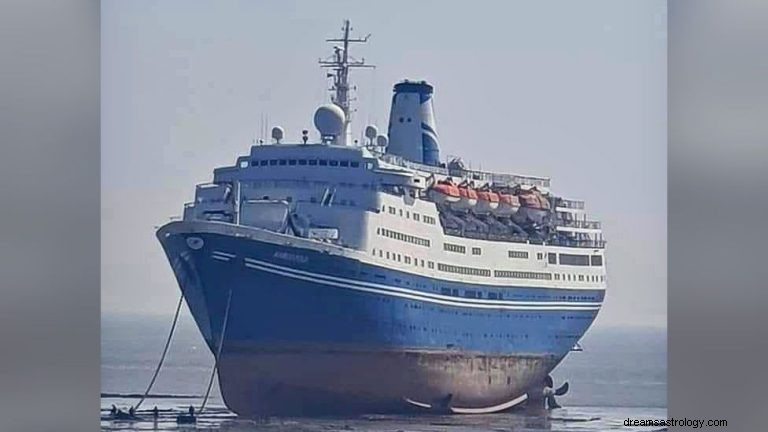 Wat betekent dromen over Cruiseschip? 