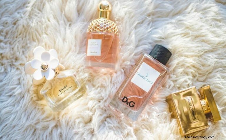 Co to znaczy marzyć o perfumach? 