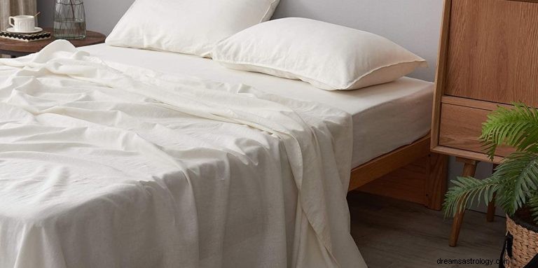 Hva betyr det å drømme om sengetøy? 