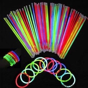 Vad betyder det att drömma om Glow Sticks? 