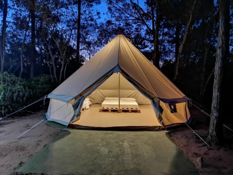 Hva betyr det å drømme om telt? 