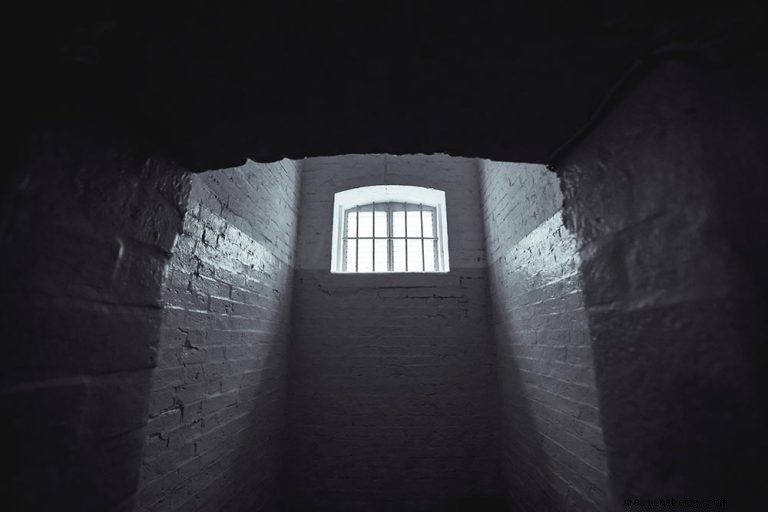 Co to znamená snít o vězení? 