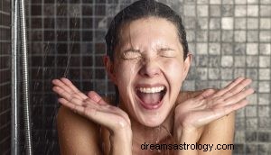 シャワーを浴びることを夢見るとはどういう意味ですか？ 