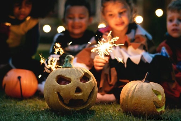 Τι σημαίνει να ονειρεύεσαι το Halloween 