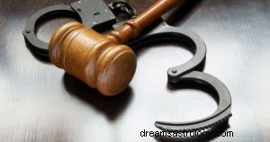 O que significa sonhar com fiança? 