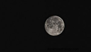 Wat betekent dromen over halve maan? 