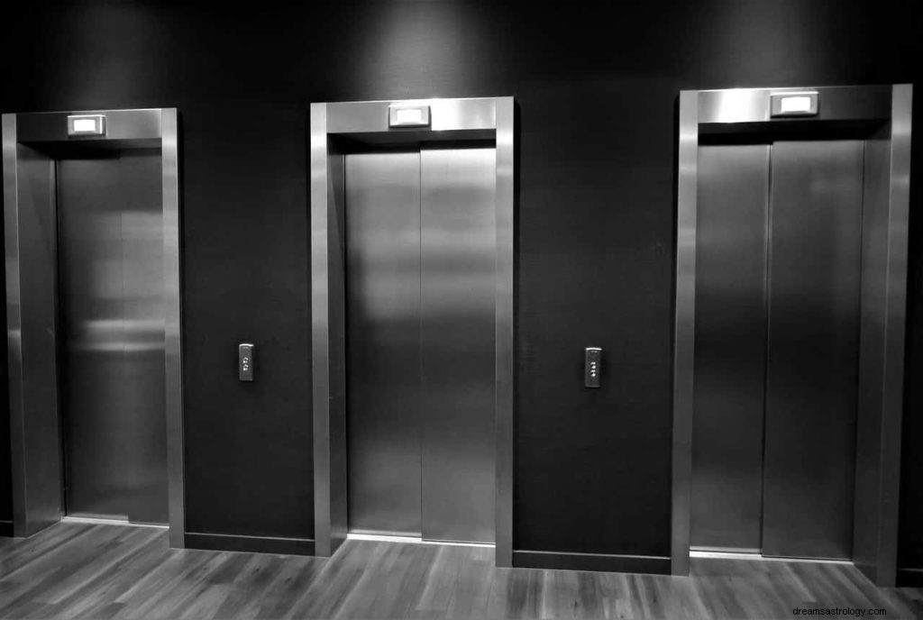 Co ve vašem snu znamená výtah? 