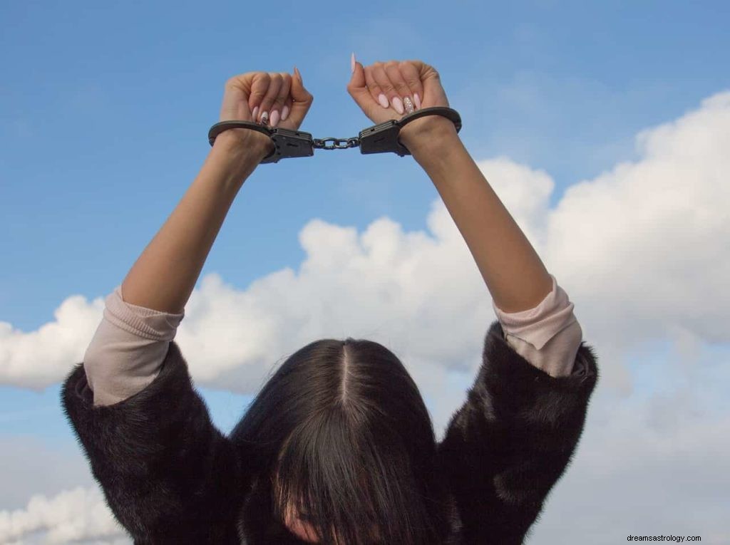Verhaftet – Was bedeutet es, in einem Traum verhaftet zu werden oder es zu sehen? 