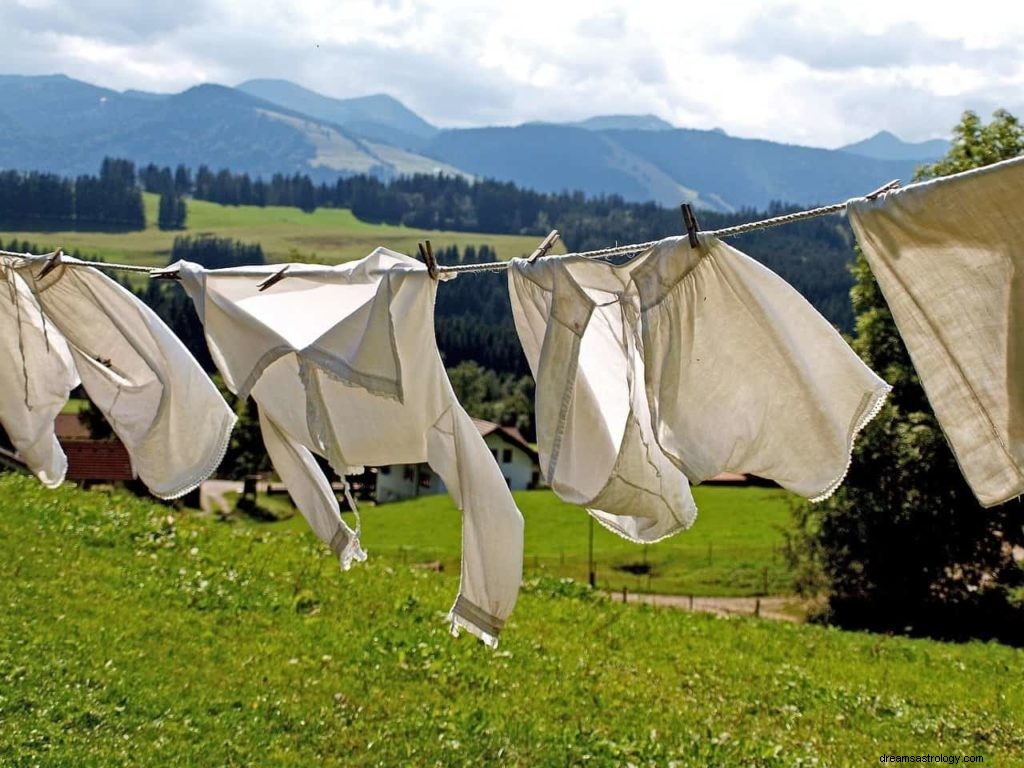 Vasketøjsdrøms betydning og fortolkning:Hvad vil det sige at drømme om at vaske tøj? 