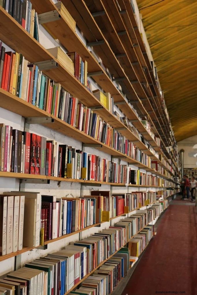 Significato e simbolismo del sogno della biblioteca 