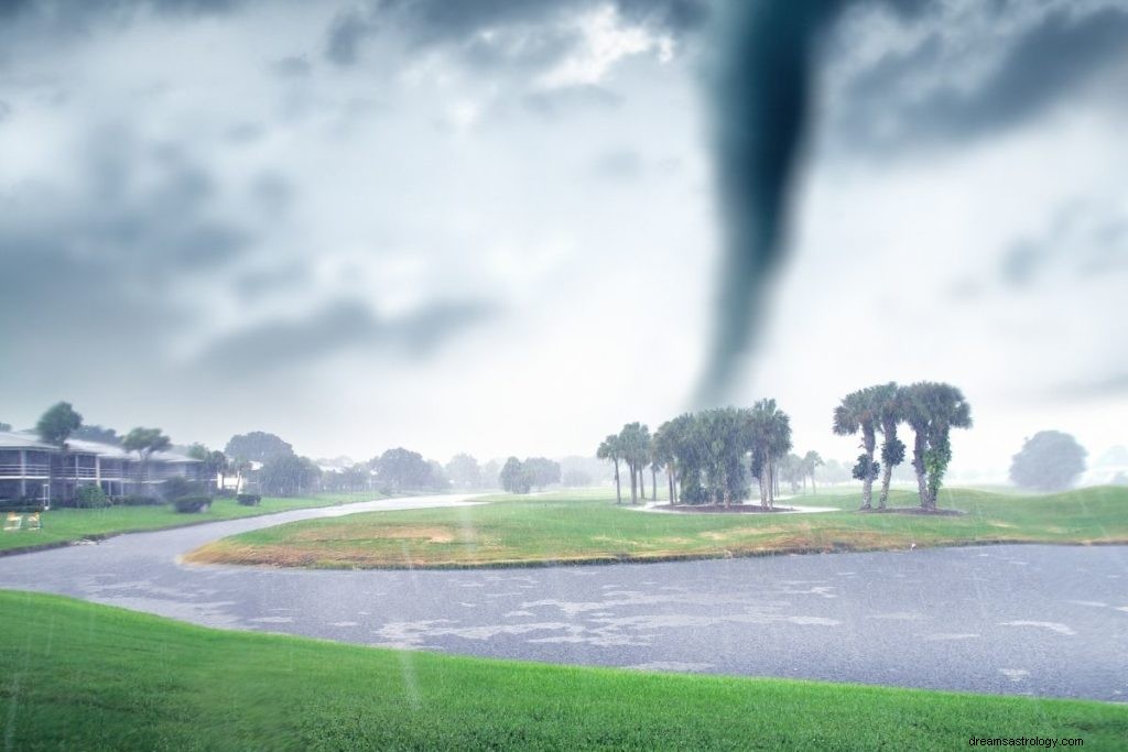 38 tipos de sonhos sobre tornados e seus significados 