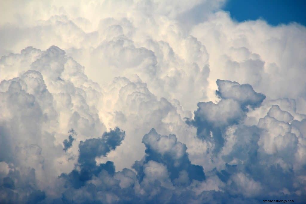 雲の夢の意味 