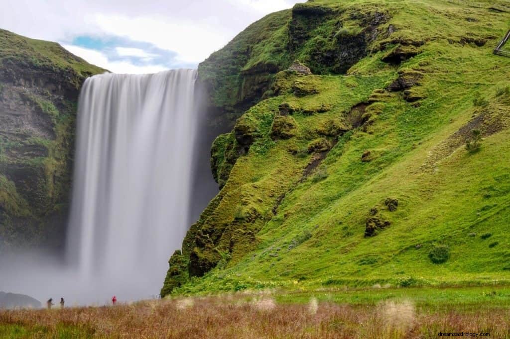Wasserfall-Traum Bedeutung und Symbolik 