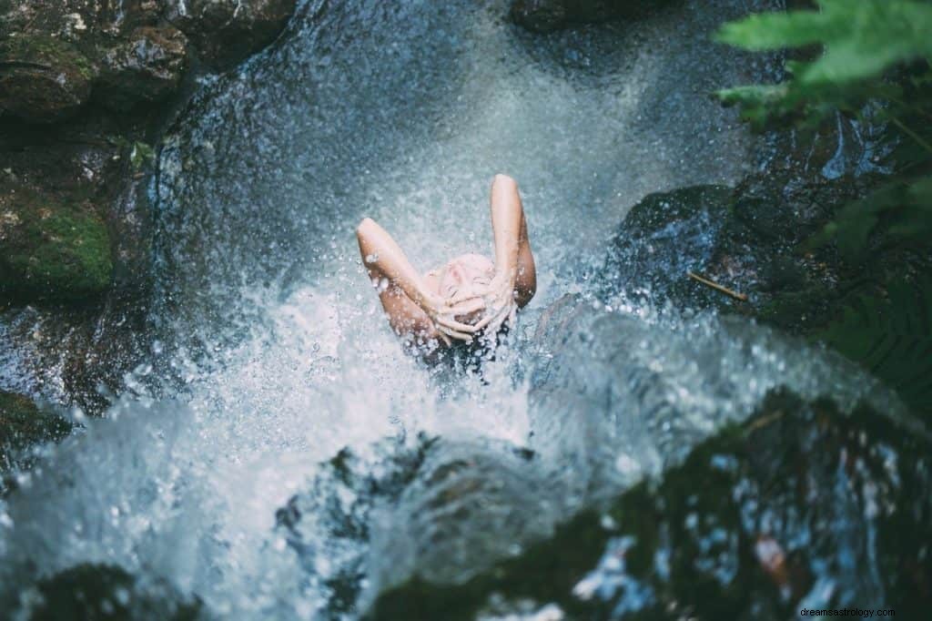 Signification et symbolisme du rêve de douche 