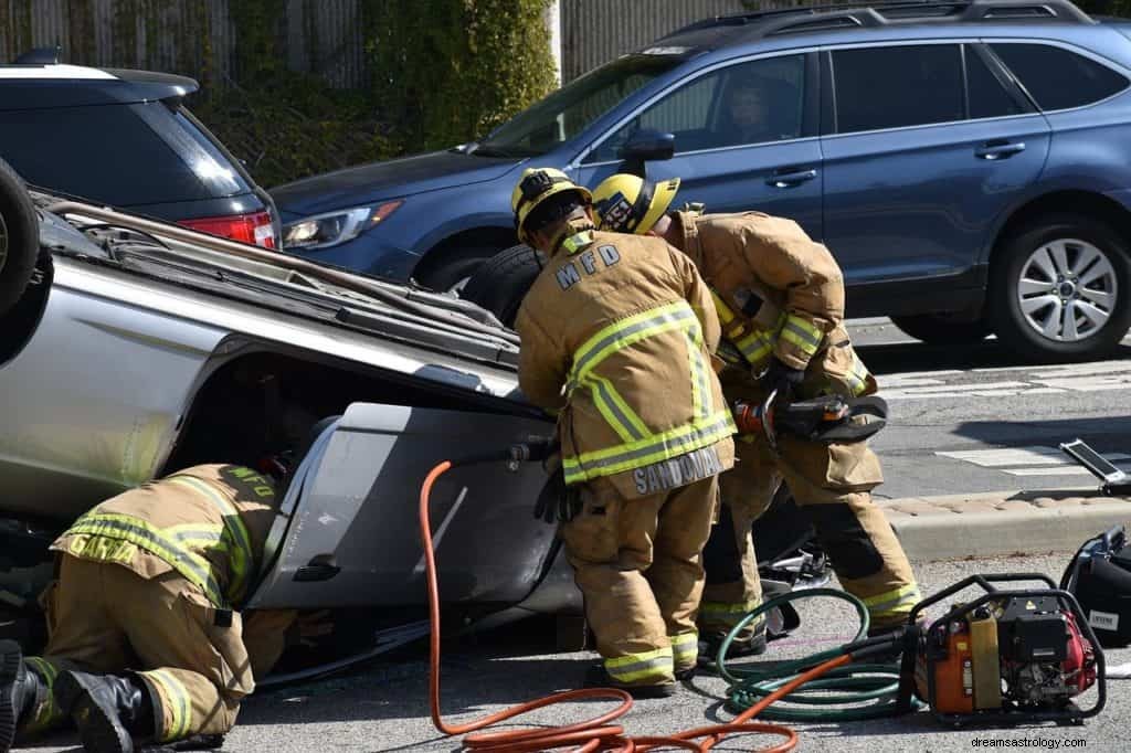 Sterven bij een auto-ongeluk Droombetekenis en symboliek 