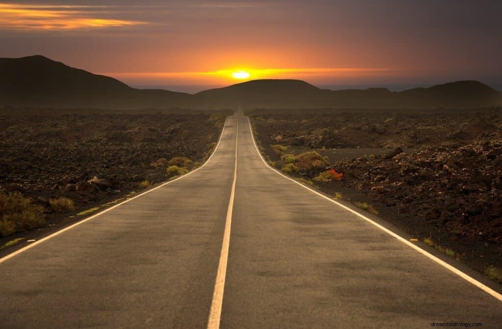 Significado e simbolismo dos sonhos de estrada 