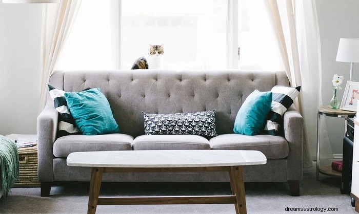 Sofa, kanapa – senne znaczenie i symbolika 