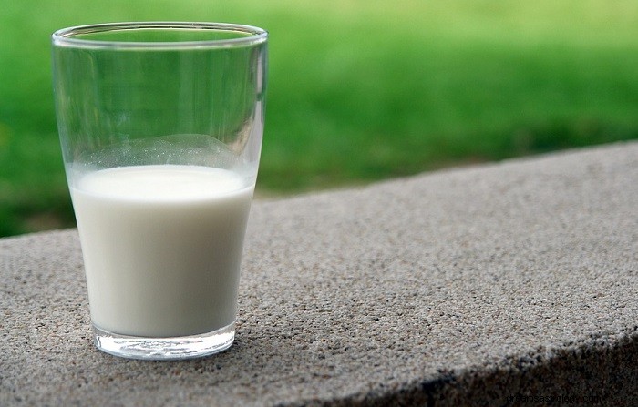 Milch trinken im Traum – Bedeutung und Symbolik 