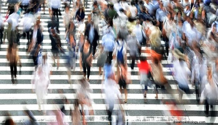 都市で迷子になることについての夢–意味と象徴性 