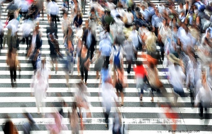 都市で迷子になることについての夢–意味と象徴性 