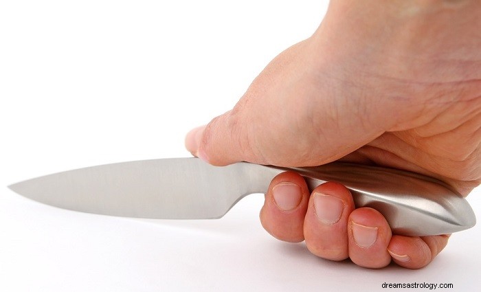 Drömmar om att bli knivhuggen – Mening och tolkning 