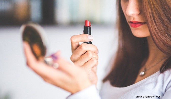 Lipstik – Arti Mimpi dan Simbolisme 