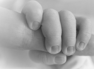 赤ちゃんの爪が落ちる夢–意味と象徴性 