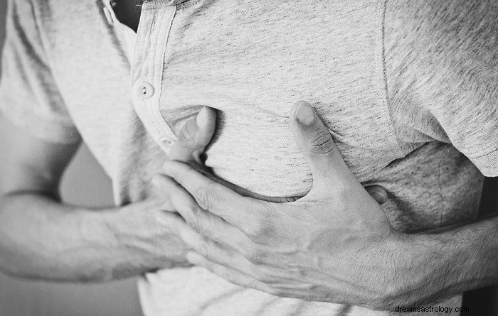 Sen o byciu postrzelonym w klatkę piersiową – znaczenie i symbolika 
