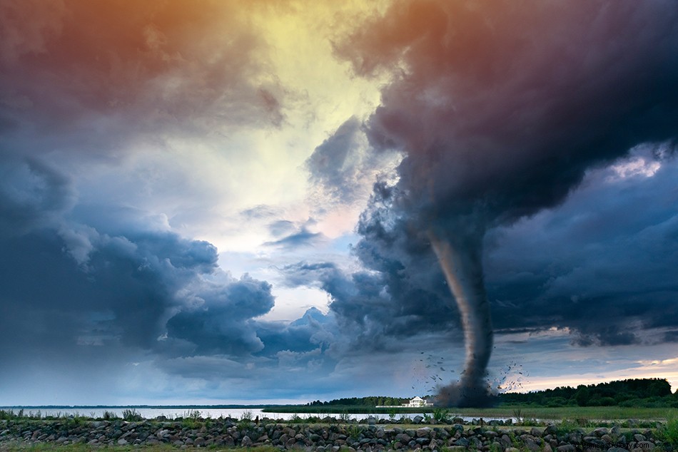 Tornado drömmening och tolkning 