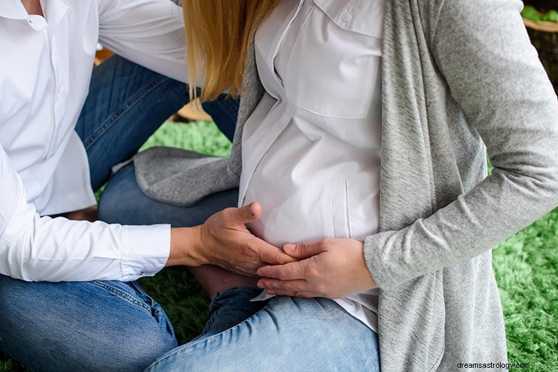 Vad betyder det om du drömmer om att vara gravid? 