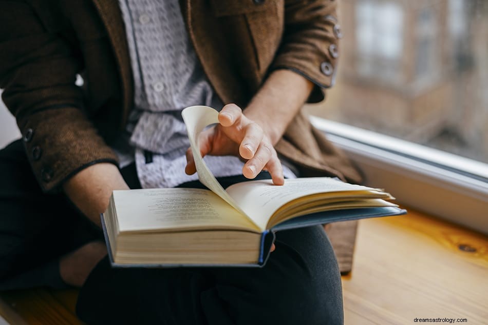 Was bedeutet es, von Büchern zu träumen? 