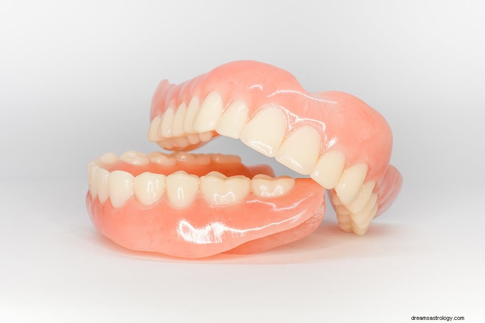 壊れた歯の夢–意味と象徴性 