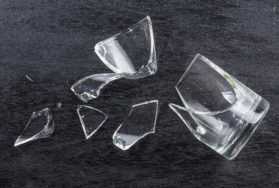 Was bedeutet es, von zerbrochenem Glas zu träumen? 