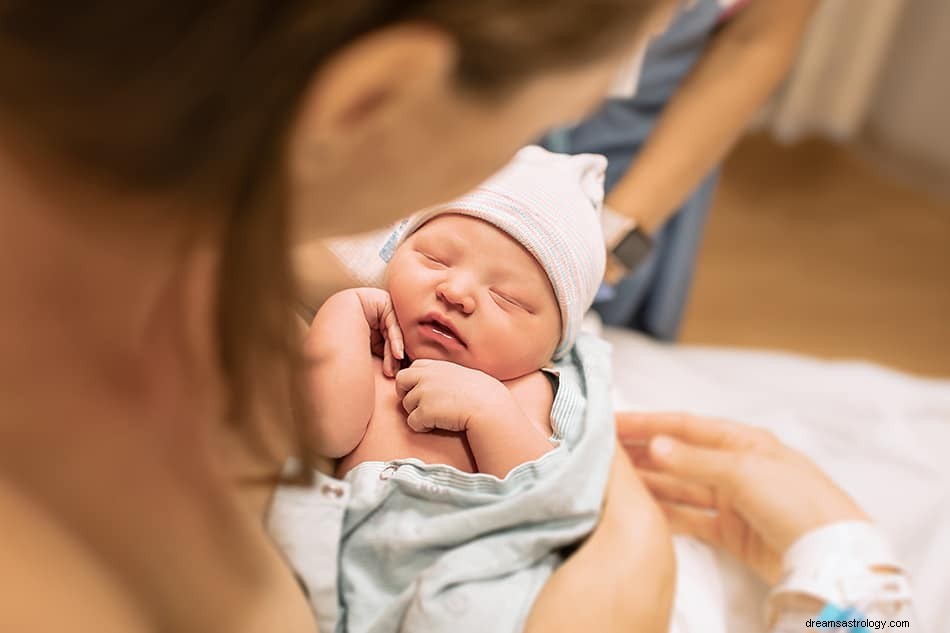 Wat betekent het om te dromen van een babymeisje? 