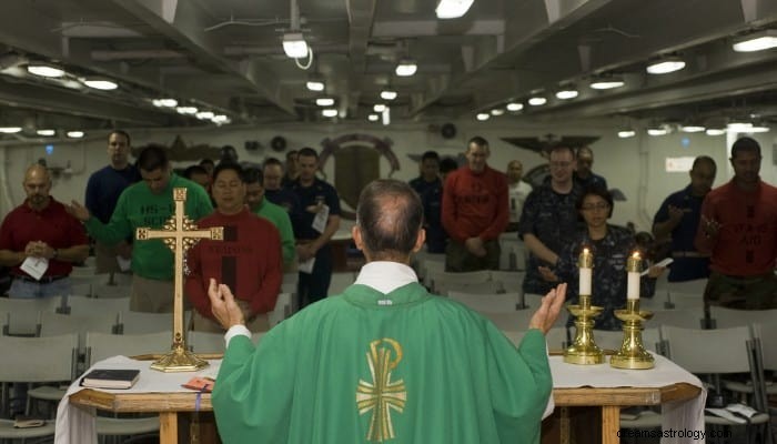 Priesterdroom Betekenis:reis naar spiritualiteit 