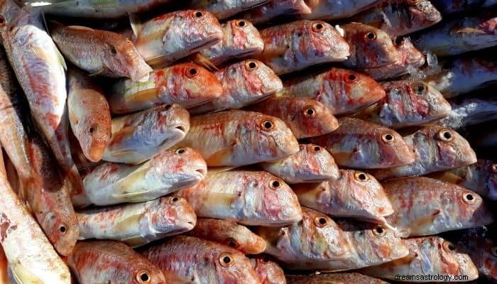 Fiskdrømmebetydning og fortolkning:Afdække den skjulte betydning 