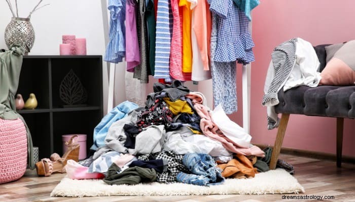 Bedeutung von Kleidungsträumen:Plus Bedeutung von Wäscheträumen 