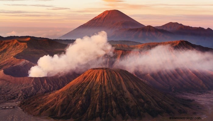Význam snu o vulkánu:Možná je čas se probudit! 